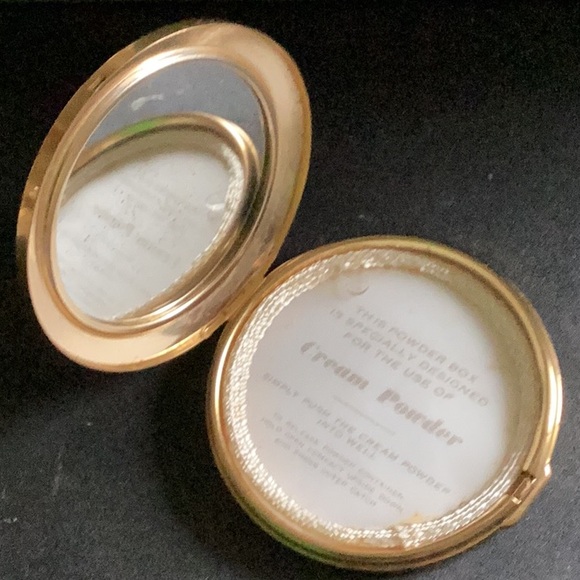 Wonderful Condition 1950s Italian Silk Cover Crème Powder Compact Baroque Ladies - Picture 8 of 15